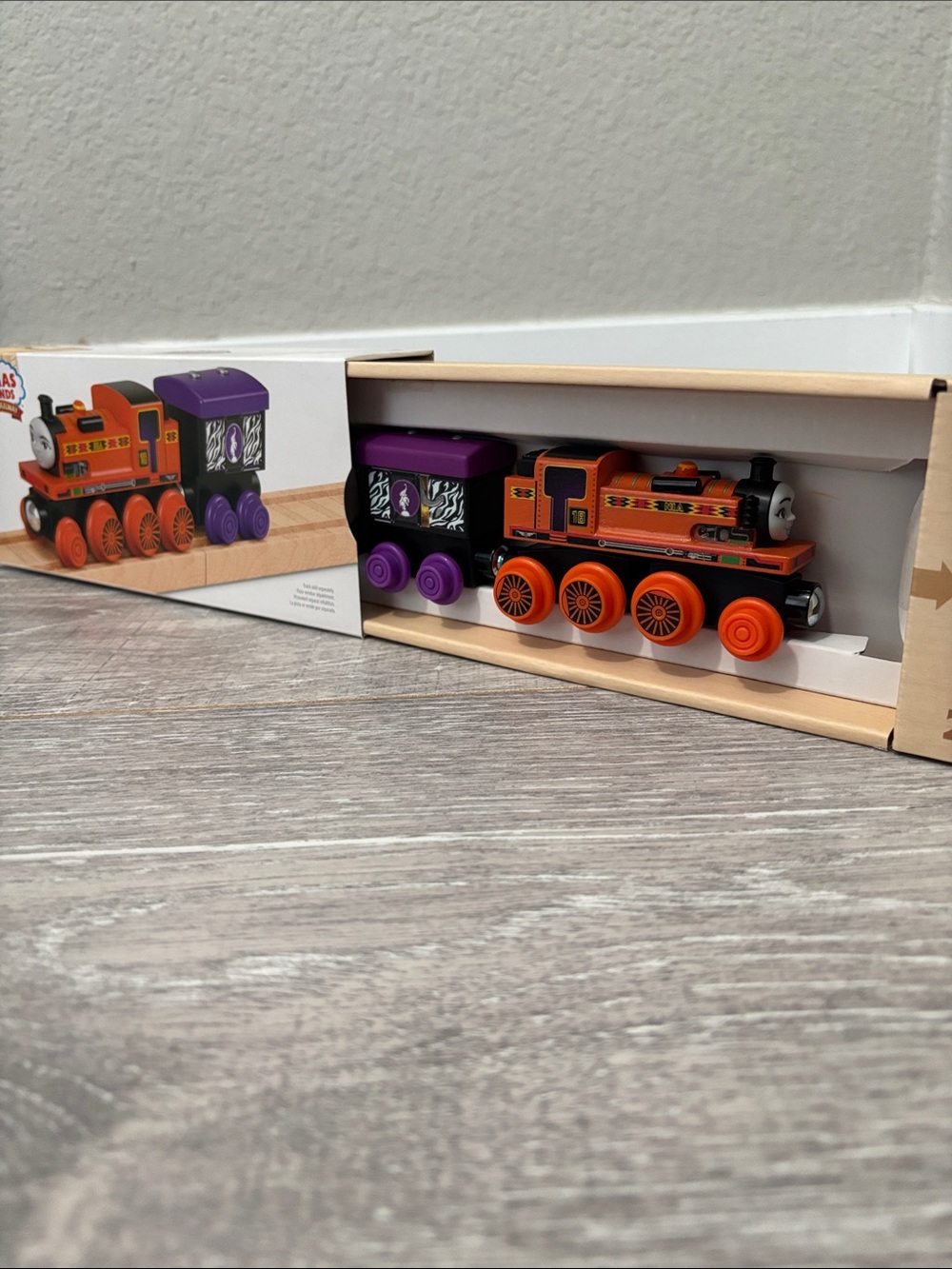 HTF! NIB Wooden Nia & Tender HBK23 - Thomas & Friends - Picture 8 of 8